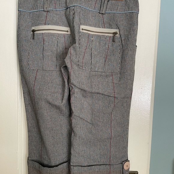 Gentle fawn capris - Picture 2 of 4